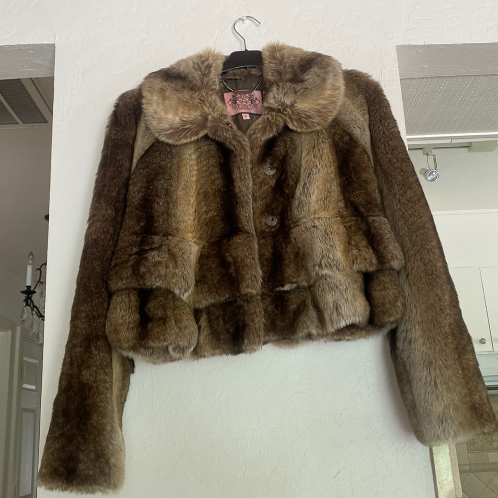 CROPPED FAUX FUR COAT 🧥